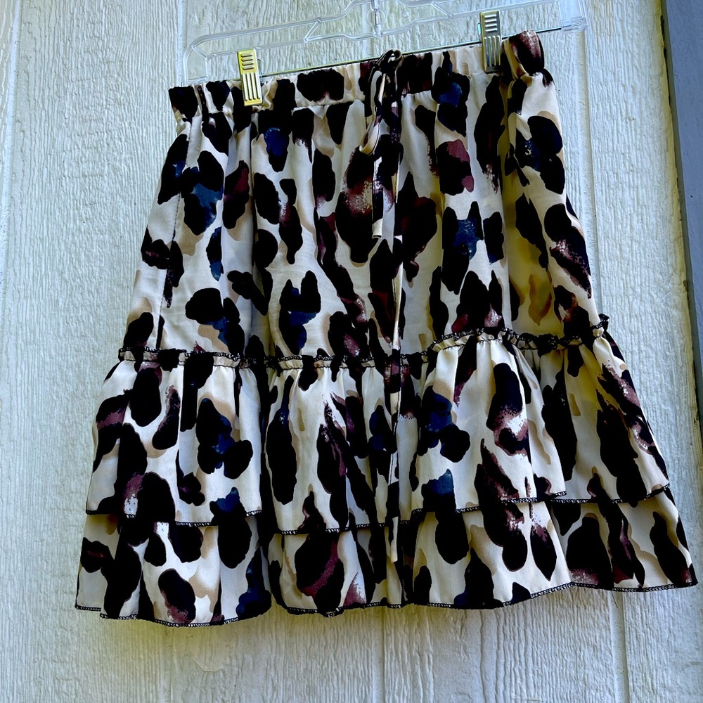 Ruffle tiered skirt